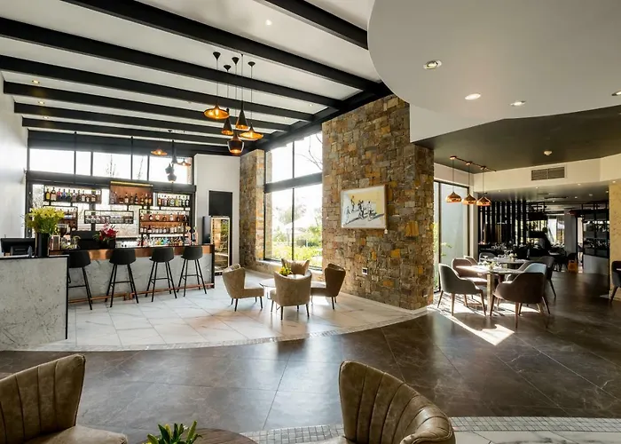 Seven Villa Hotel & Spa